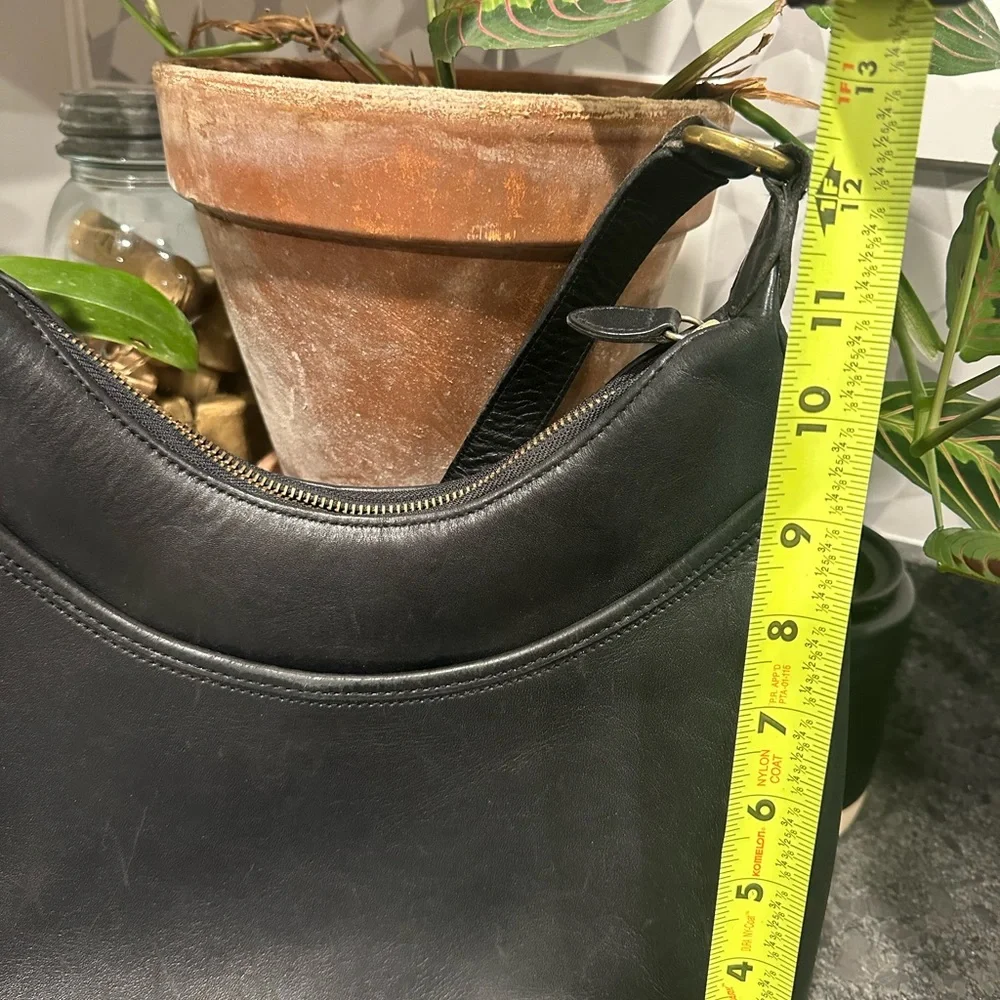 Black Leather Shoulder Bag - Classic Women's Hobo